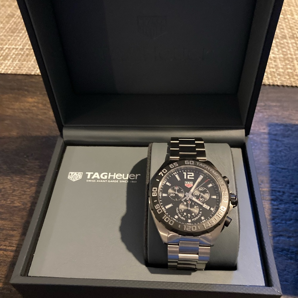 New unused authentic with warranty card Tag Heur Formula 1 chronograph watch - Picture 3 of 17